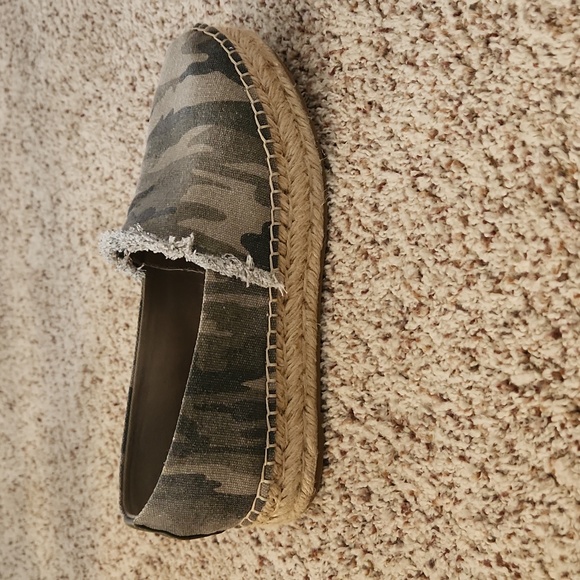 Splendid Women's Lily Slip on Espadrille Flats size 9 Green Camo - Picture 8 of 12